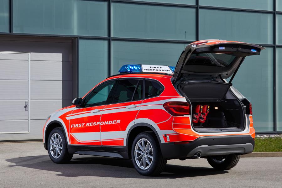  BMW X1 xDrive18d First Responder 2017 года  (фото 2 из 3)